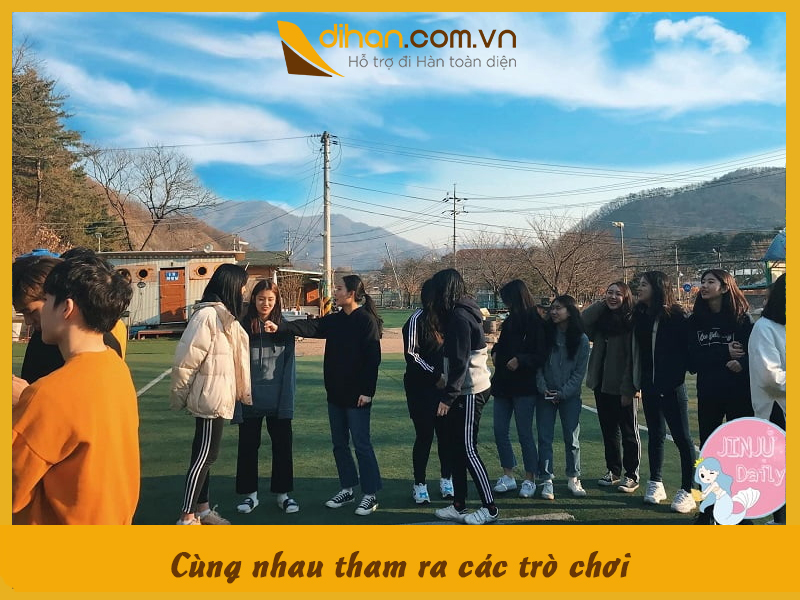 cùng nhau tham gia trò chơi